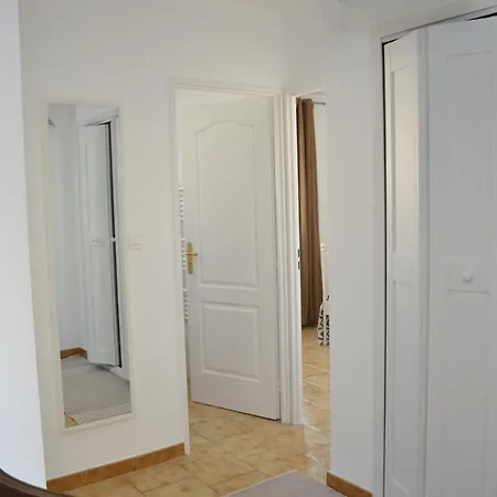 Les Oiseaux Apartment *